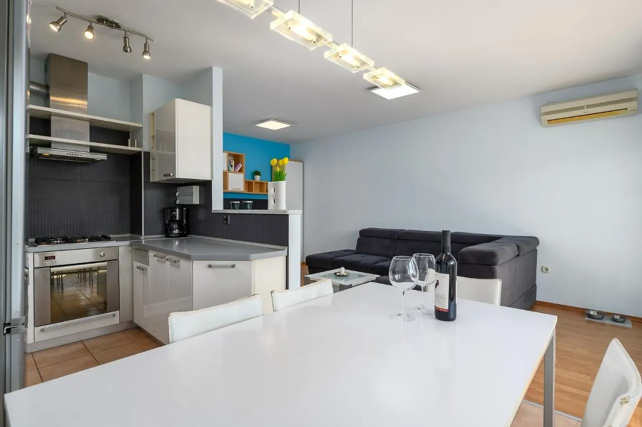 Apartment Near The Town Center Aja Umag