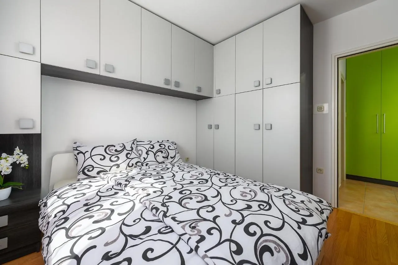 Apartment Near The Town Center Aja Umag
